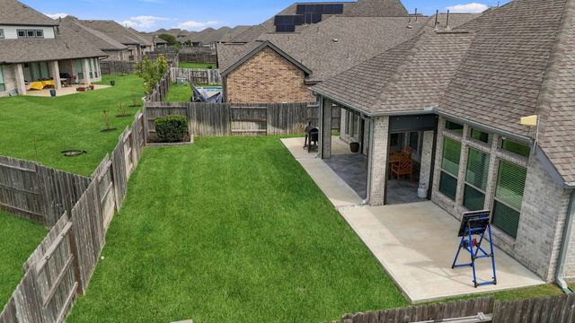 2110 Bronze Creek Lane, Rosenberg, TX 77469