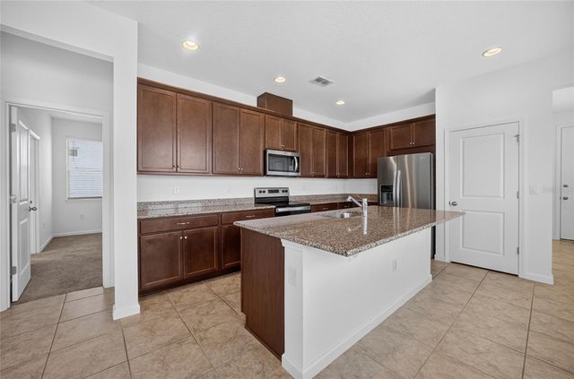 4406 DAVOS DR, Clermont, FL 34711