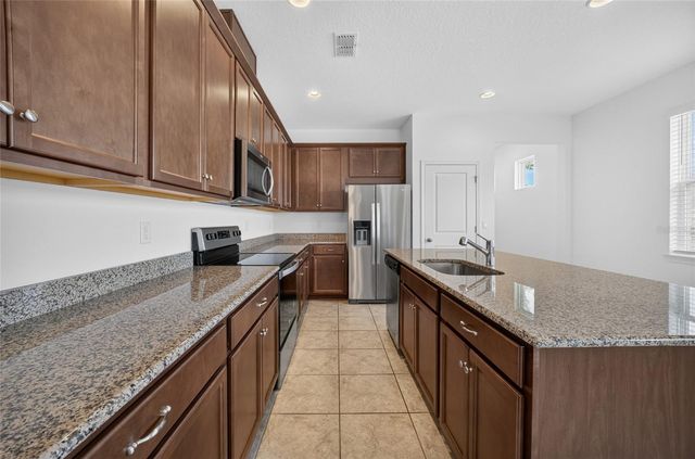 4406 DAVOS DR, Clermont, FL 34711