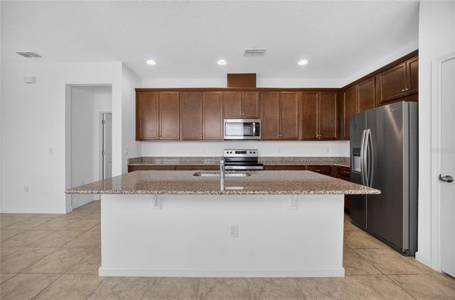 4406 DAVOS DR, Clermont, FL 34711