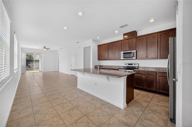 4406 DAVOS DR, Clermont, FL 34711