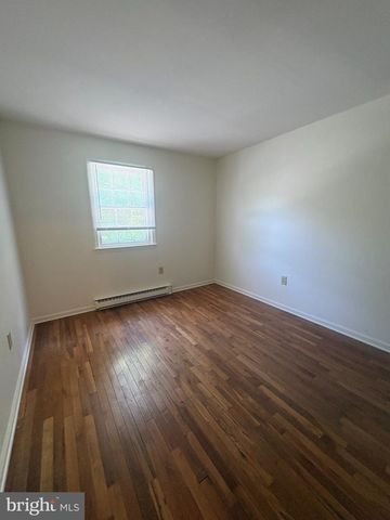 1116 WAYNE AVE, Coatesville, PA 19320