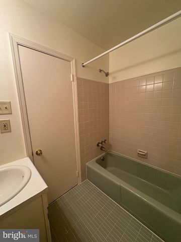 1116 WAYNE AVE, Coatesville, PA 19320