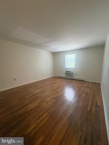 1116 WAYNE AVE, Coatesville, PA 19320