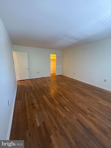 1116 WAYNE AVE, Coatesville, PA 19320