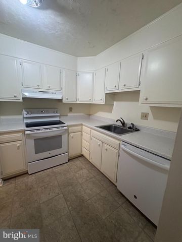 1116 WAYNE AVE, Coatesville, PA 19320