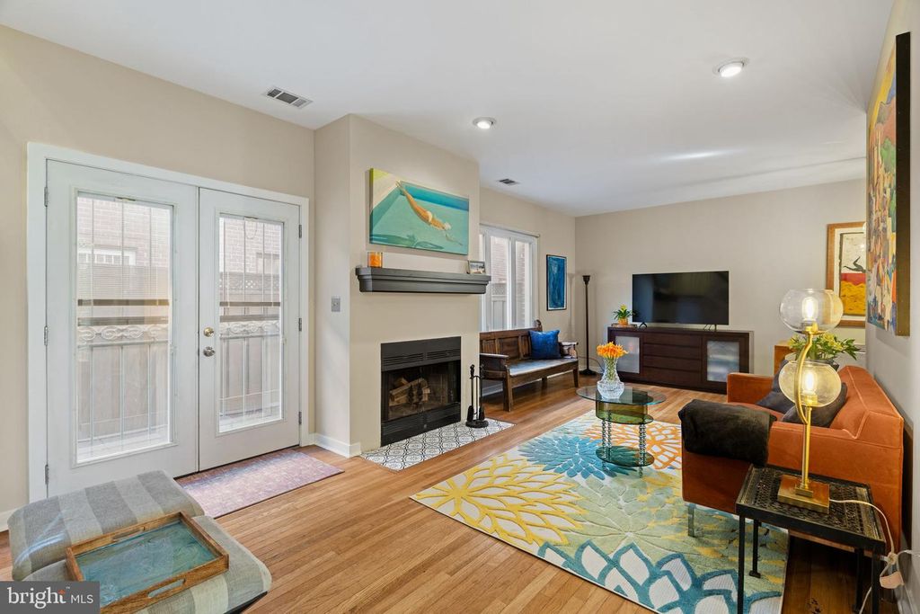2023 RODMAN ST, PHILADELPHIA, PA 19146 — photo 4