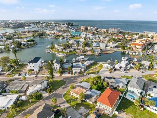 13104 4TH STREET E, Madeira Beach, FL 33708