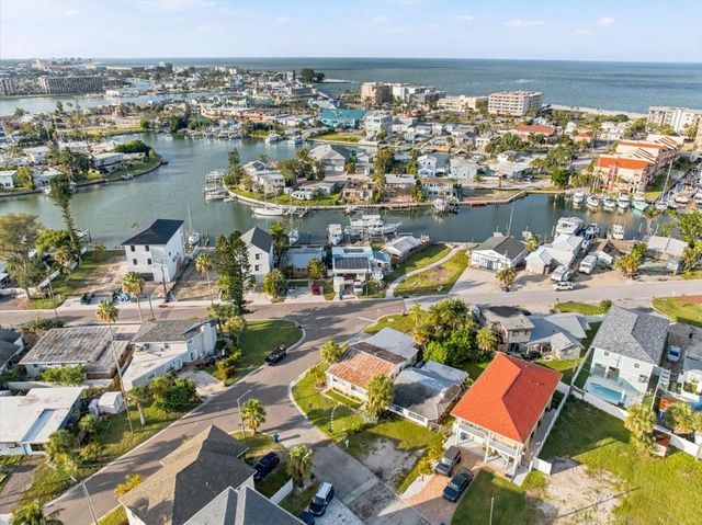 13104 4TH STREET E, Madeira Beach, FL 33708