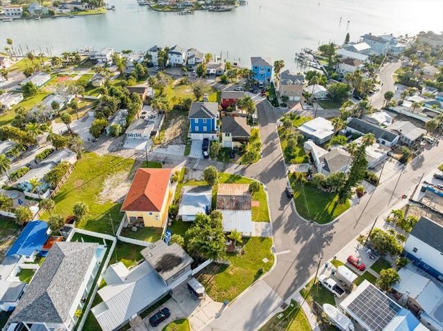 13104 4TH STREET E, Madeira Beach, FL 33708