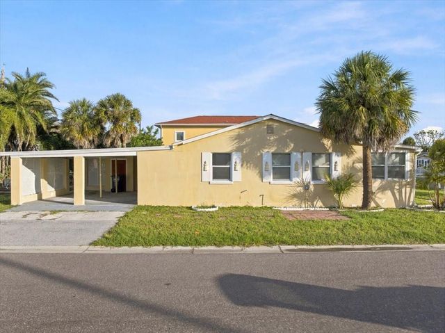 13104 4TH STREET E, Madeira Beach, FL 33708