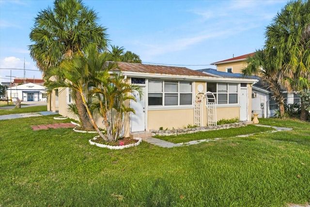 13104 4TH STREET E, Madeira Beach, FL 33708
