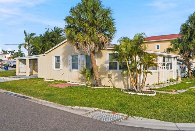 13104 4TH STREET E, Madeira Beach, FL 33708
