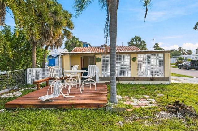 13104 4TH STREET E, Madeira Beach, FL 33708