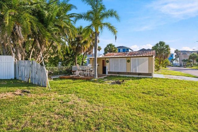 13104 4TH STREET E, Madeira Beach, FL 33708