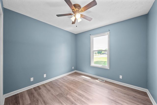 1301 Hand Dr, Clarksville, TN 37042