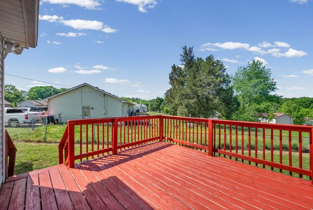 1301 Hand Dr, Clarksville, TN 37042