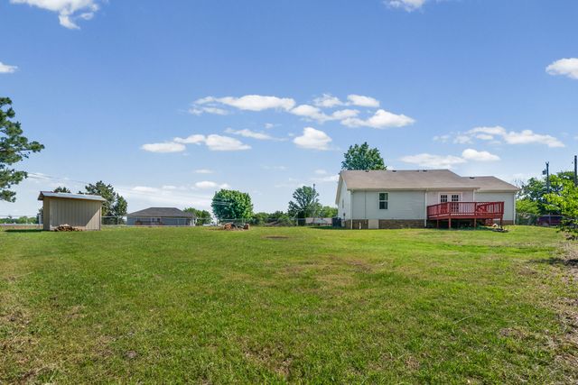 1301 Hand Dr, Clarksville, TN 37042