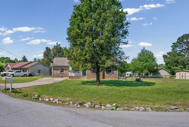 1301 Hand Dr, Clarksville, TN 37042