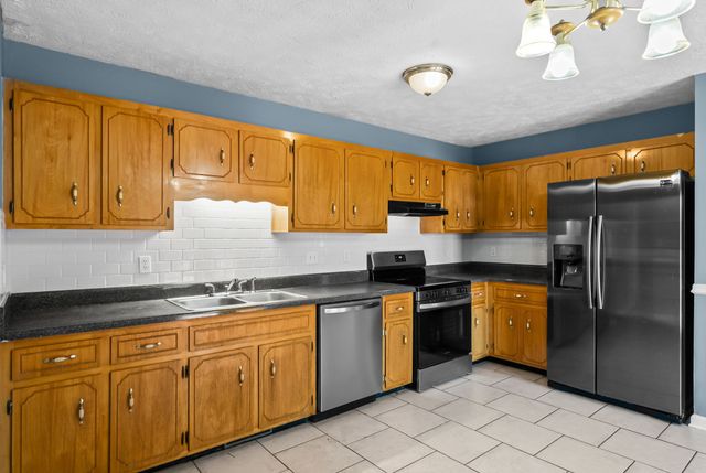 1301 Hand Dr, Clarksville, TN 37042