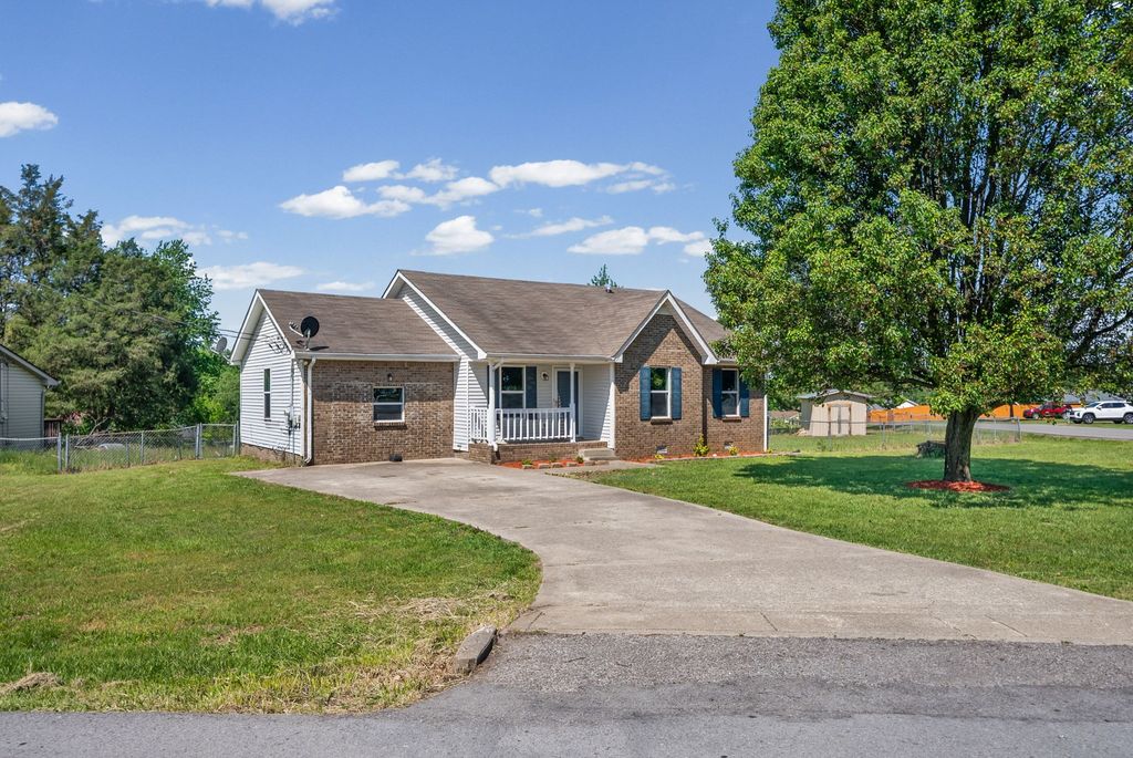 1301 Hand Dr, Clarksville, TN 37042