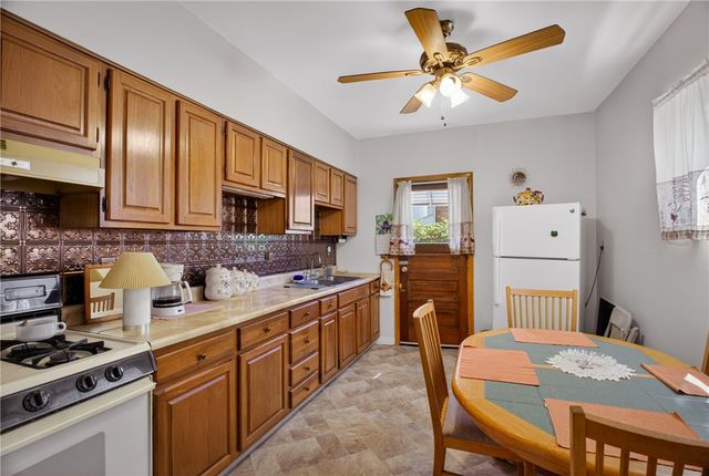 14 4th St, Sharpsburg, PA 15215