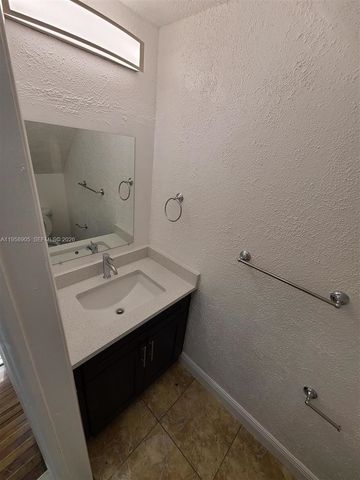 4020 Del Rio Way, Sunrise, FL 33351