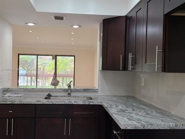 4020 Del Rio Way, Sunrise, FL 33351