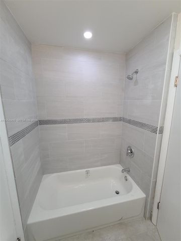 4020 Del Rio Way, Sunrise, FL 33351