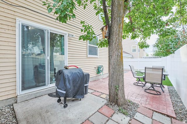 761 E GABLES LN, Midvale, UT 84047