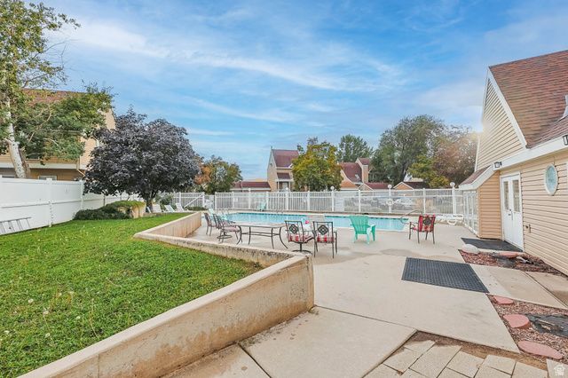 761 E GABLES LN, Midvale, UT 84047