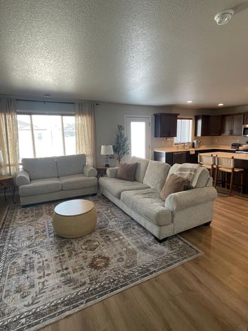 3686 Chinook Drive S, Fargo, ND 58104