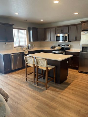 3686 Chinook Drive S, Fargo, ND 58104