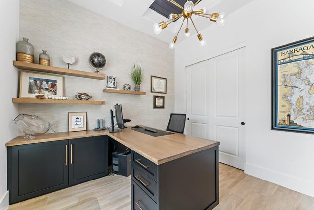 20124 SE Bridgewater Drive, Jupiter, FL 33458