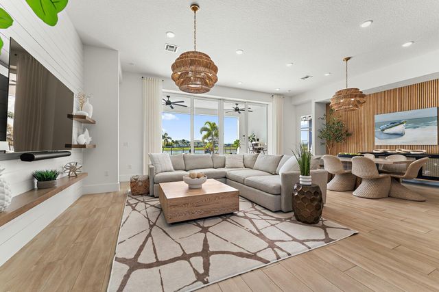 20124 SE Bridgewater Drive, Jupiter, FL 33458