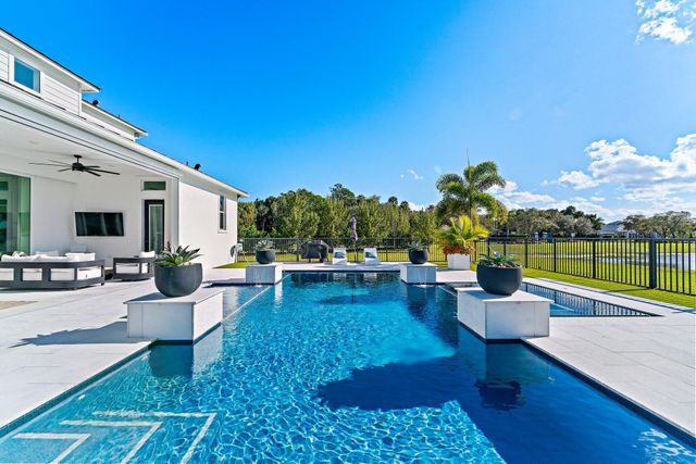 20124 SE Bridgewater Drive, Jupiter, FL 33458