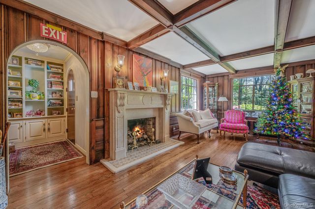 15 Milmohr Court, Northport, NY 11768