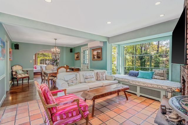 15 Milmohr Court, Northport, NY 11768