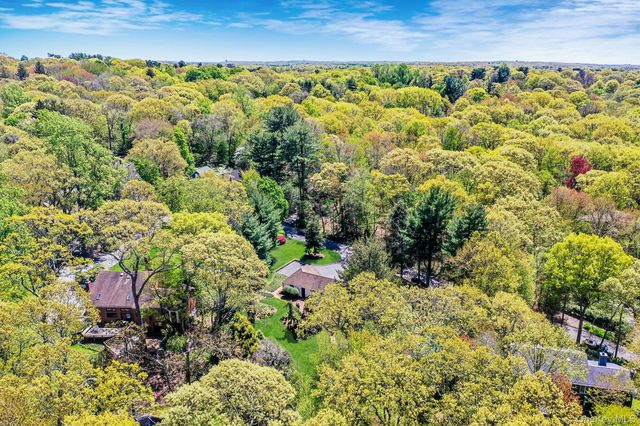 15 Milmohr Court, Northport, NY 11768