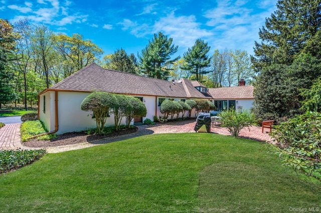 15 Milmohr Court, Northport, NY 11768