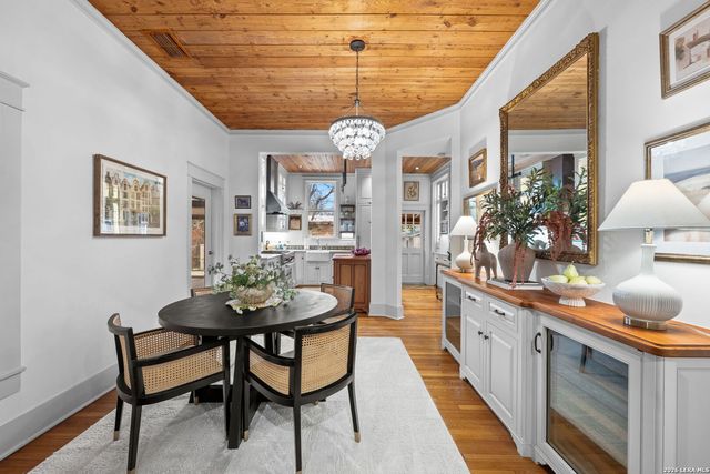 123 Armour Pl, San Antonio, TX 78212