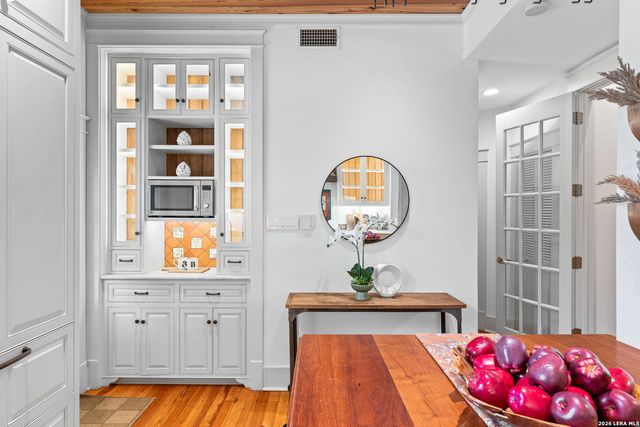 123 Armour Pl, San Antonio, TX 78212