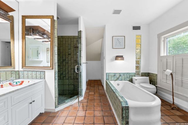 123 Armour Pl, San Antonio, TX 78212