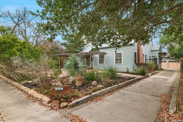 123 Armour Pl, San Antonio, TX 78212