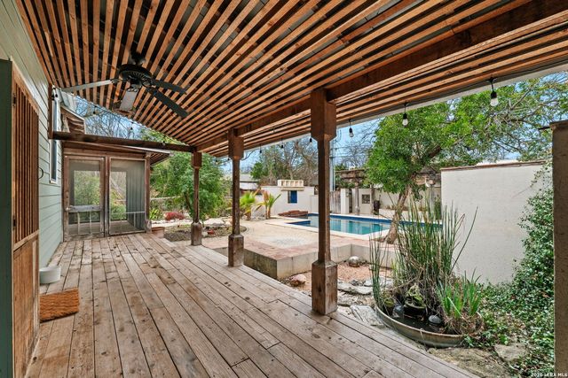 123 Armour Pl, San Antonio, TX 78212