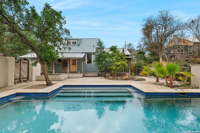 123 Armour Pl, San Antonio, TX 78212