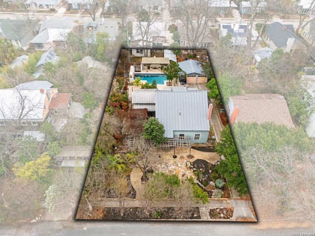 123 Armour Pl, San Antonio, TX 78212