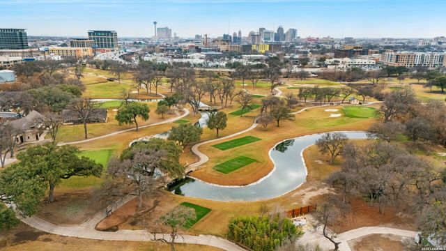 123 Armour Pl, San Antonio, TX 78212