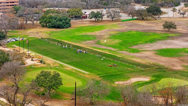 123 Armour Pl, San Antonio, TX 78212