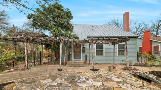 123 Armour Pl, San Antonio, TX 78212